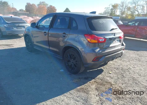 2019 Mitsubishi Outlander Sport 2.0 Le z USA, uszkodzony, nr VIN JA4AP3AU5KU014081